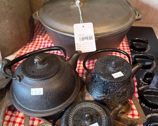 Cast iron Dutch oven, Cast iron teapots