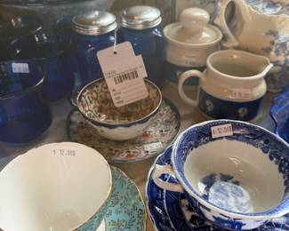 Cobalt blue salt & pepper set