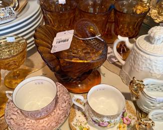 L.E. Smith turkey dish, Amber Moon and Stars glass set
