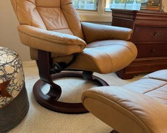 Stressless recliner and ottoman, purchased from Carter's 2021. Paid $3K