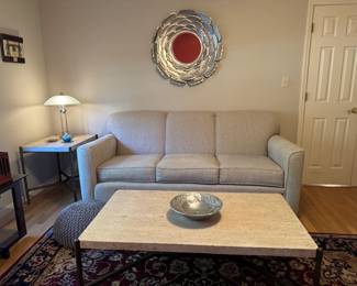 Modern Thomasville Travertine marble coffee table and matching end table. Elevated pieces that will instantly upgrade your room!! These are gorgeous pieces and basically indestructible difficult to harm. I love travertine. Very modern, clean look. Coffee table is 49x27x18.
LIKE-NEW couch by CraftMaster. In EXCELLENT CONDITION. Seldom used.