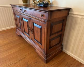 SOLID PIECE OF FURNITURE! Fantastic Canadian furniture company, Canadel credenza/console cabinet. Versatile enough to fit several rooms, Canadel makes absolute quality furniture.