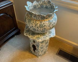 Early 19th century plant pedestal/jardiniere, England. Beautiful!