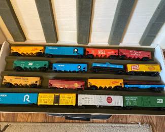 HO Scale Train Cars 