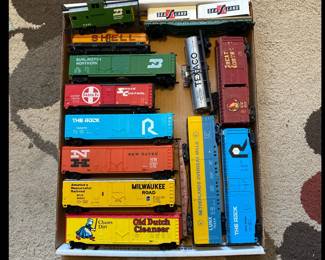 14 HO Scale Train Cars 