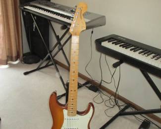 USA Fender Stratocaster guitar with case 