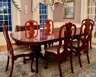 Kindel Furniture Dining Table with 2 Extension & 8 Philadelphia Queen Anne Chairs