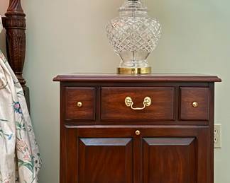(2) Virginia Galleries Furniture by Henkel Harris Nightstands