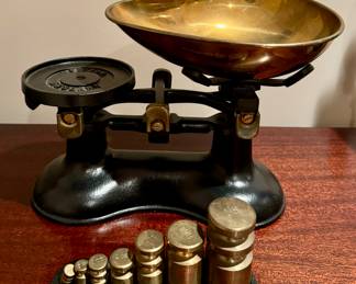 Victor (England) Scale & Weights
