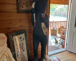 5ft Carved Wooden Bear. Perfect for your Mountain House!!