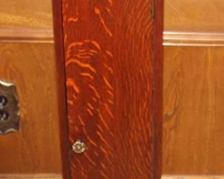 1900 Cabinet with shelves and marble top