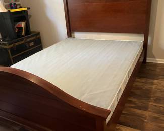 Gorgeous headboard/frame