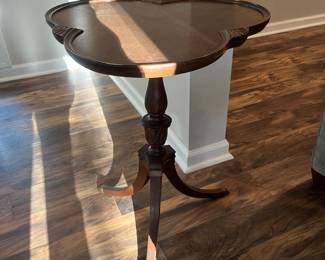Cloverleaf side table