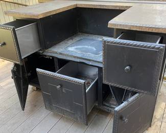 Outdoor grill accessory 
Open view