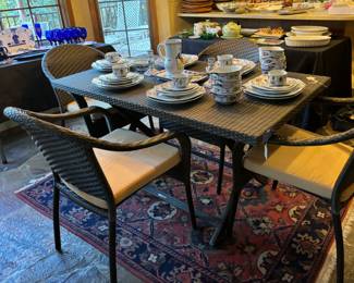 Frontgate Table/4 Chairs