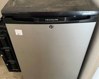 Frigidaire compact refrigerator