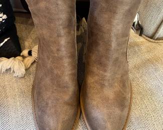 Ladies leather boots