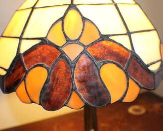  02 Tiffany Standing Lamp Table