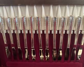  04 Holmes Edwards IS Inlaid Silverplate Silverware Set Pieces in Box