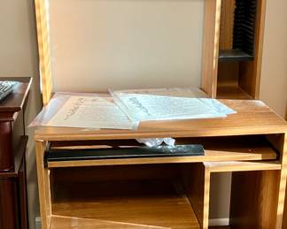Compact desk on rollers