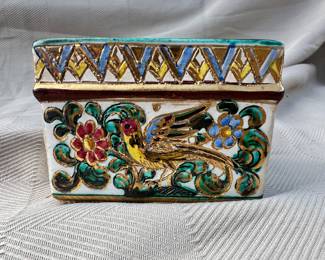 Small Italian maiolica trinket box.