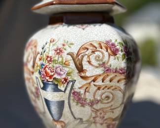Lidded Italian urn.