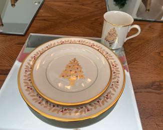 12 three piece place settings Lenox Eternal  Christmas ( dishwasher safe) plus 2 platters and 2 serving bowls