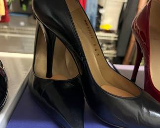 Sz 8.5 Stuart Weitzman Black Leather Pumps