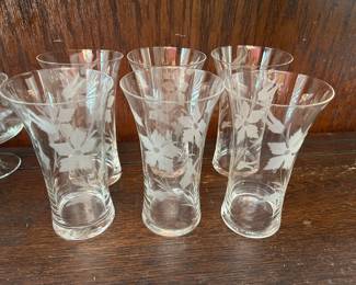 Set 6  vintage Etched  glasses