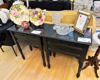Black Night Stands, Decor