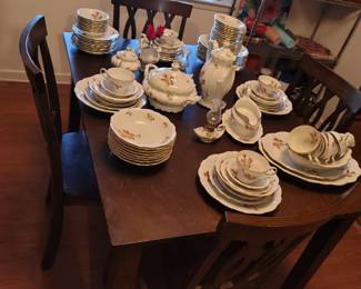 Dining Table w/ 4 Chairs