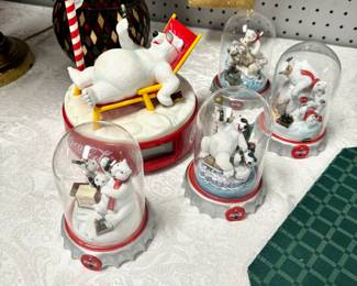 Coca-Cola Globe Santas