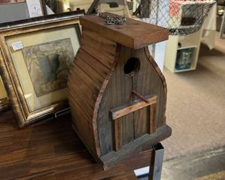 Solid Wooden Birdhouse 