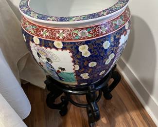 Very Large Chinese Urns