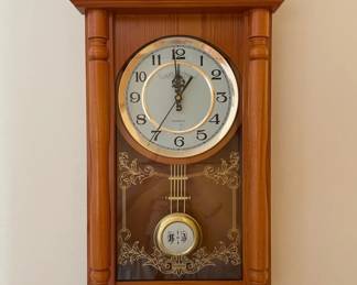 Quartz Movement With Pendulum Chiming Wall Clock