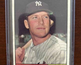 1961 Topps Baseball Card Mickey Mantle