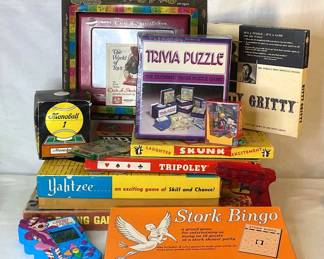 Assortment Of Vintage Board Games, Puzzles And Handhelds