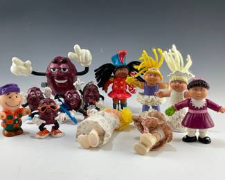 Collectible Cabbage Patch Kids, California Raisins And Charlie Brown Figures