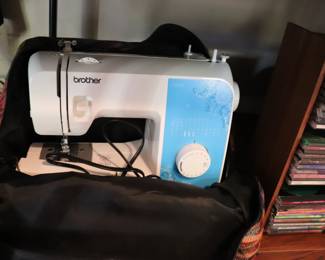 Brother LX2500 Compact and Lightweight Sewing and Mending Machine 