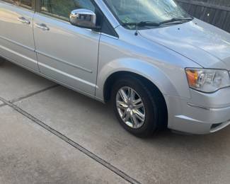 2009. Van Chrysler  ,  town  and  country