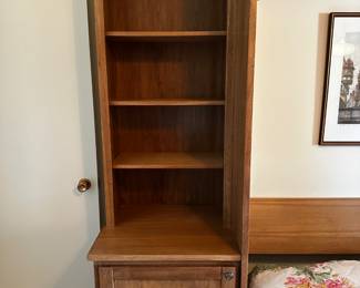 Murphy Bed side shelving