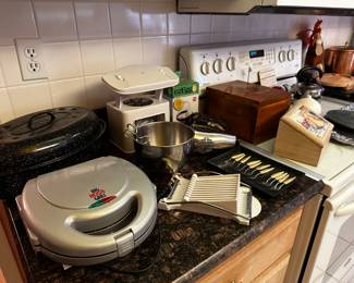 Kitchen assorted items