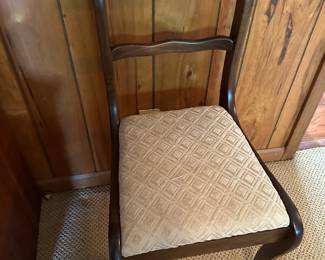 Davis cabinet comchair