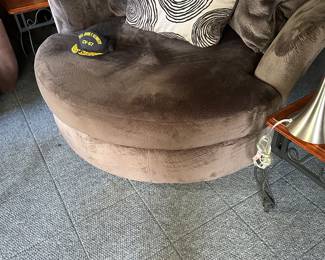 round swivel chair