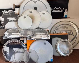 (15) DrumHeads Feat. Evans & Remo
