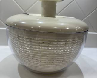 OXO good grips lettuce salad spinner