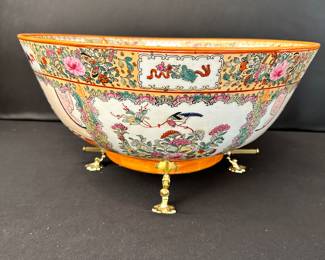 Mid century Chinese Rose Medallion bowl