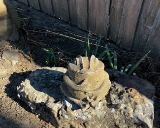 Cement frog