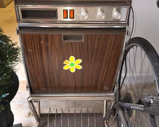Cool Midcentury Turntable Table - This is one without the turntable inside