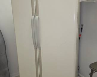 Frigidaire Fridge 